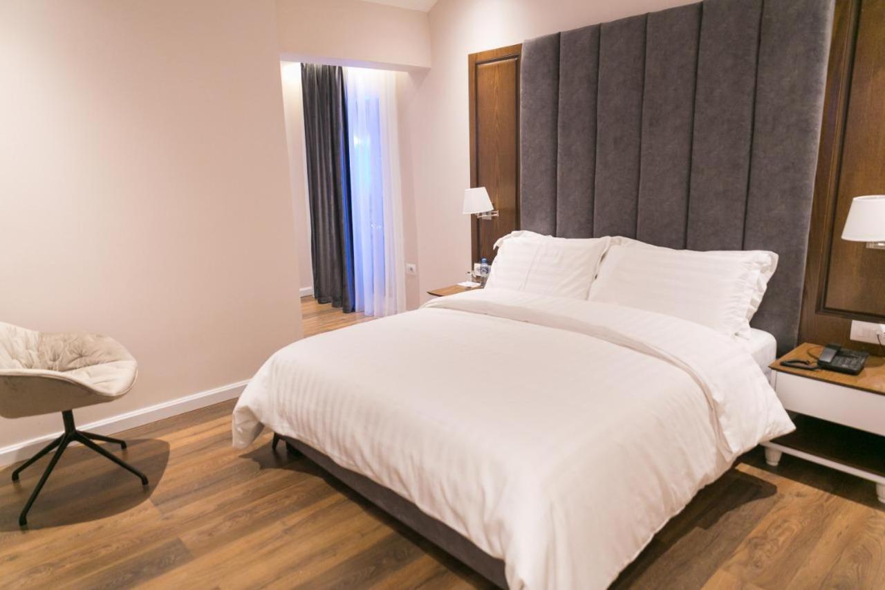 Fushe Milot Arberia Palace Hotel מראה חיצוני תמונה