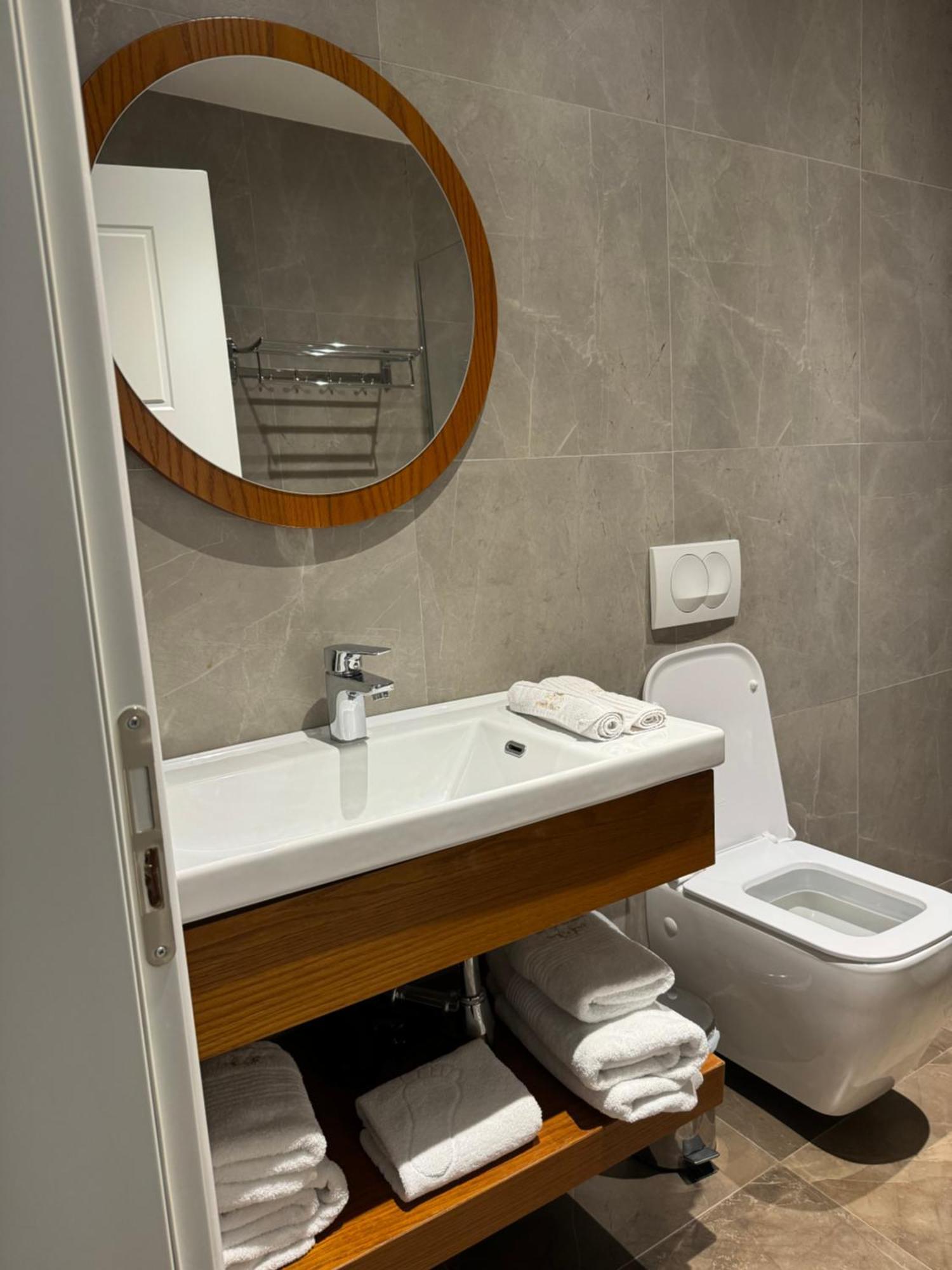 Fushe Milot Arberia Palace Hotel מראה חיצוני תמונה