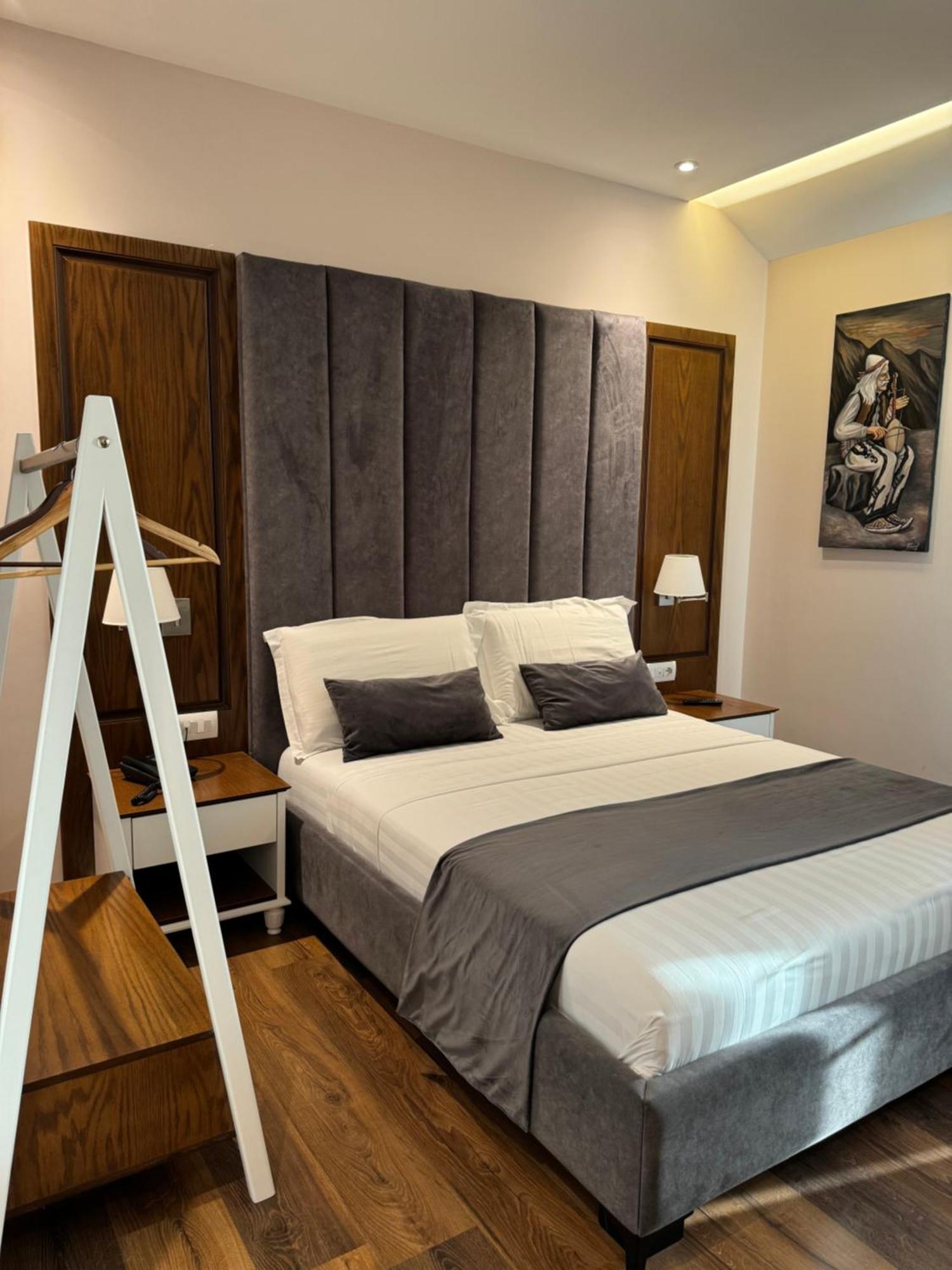 Fushe Milot Arberia Palace Hotel מראה חיצוני תמונה