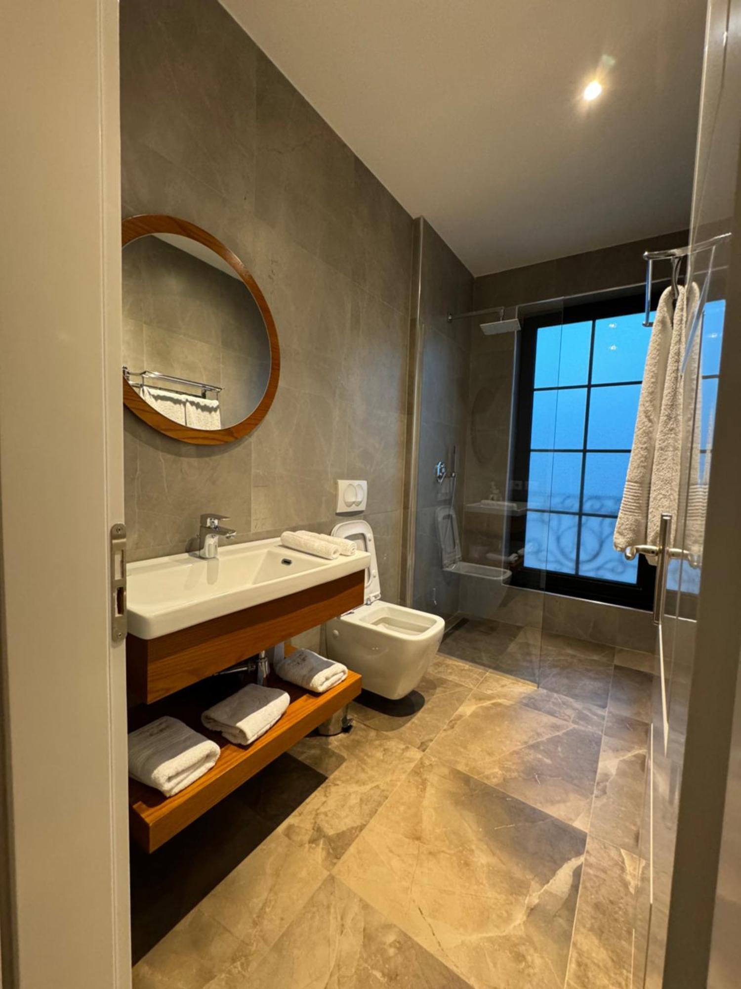 Fushe Milot Arberia Palace Hotel מראה חיצוני תמונה