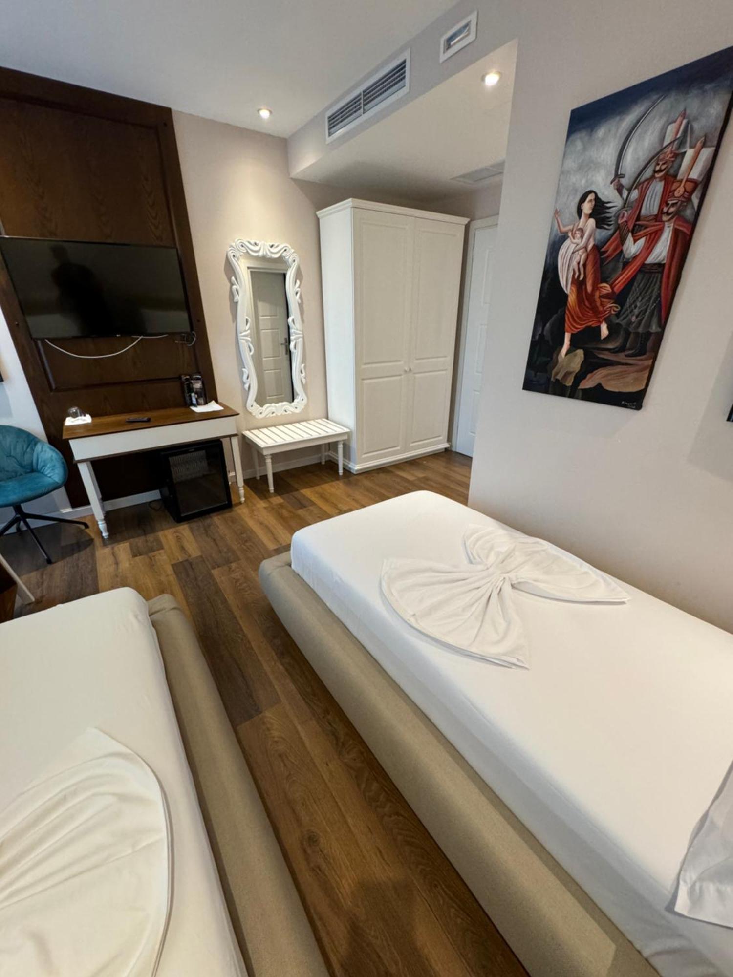 Fushe Milot Arberia Palace Hotel מראה חיצוני תמונה